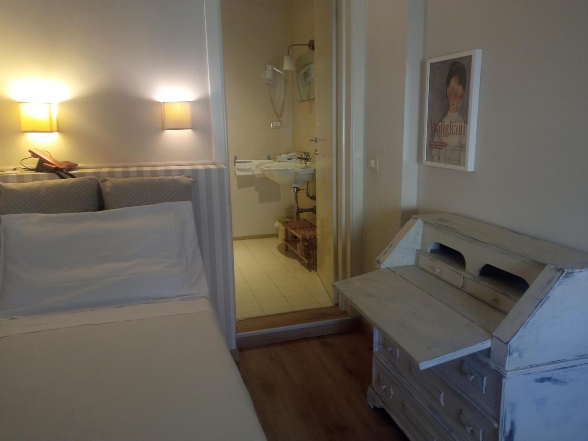 Hotel Touring Livorno Exterior photo
